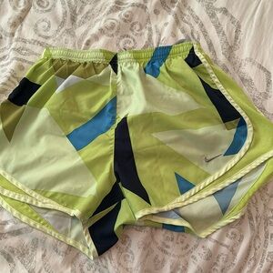 Nike running/active shorts (M)